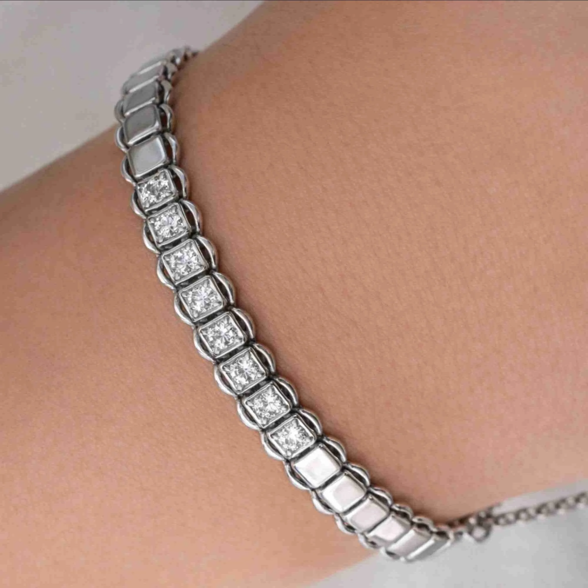 Silver Modern Cube Shine Bracelet - Image 2