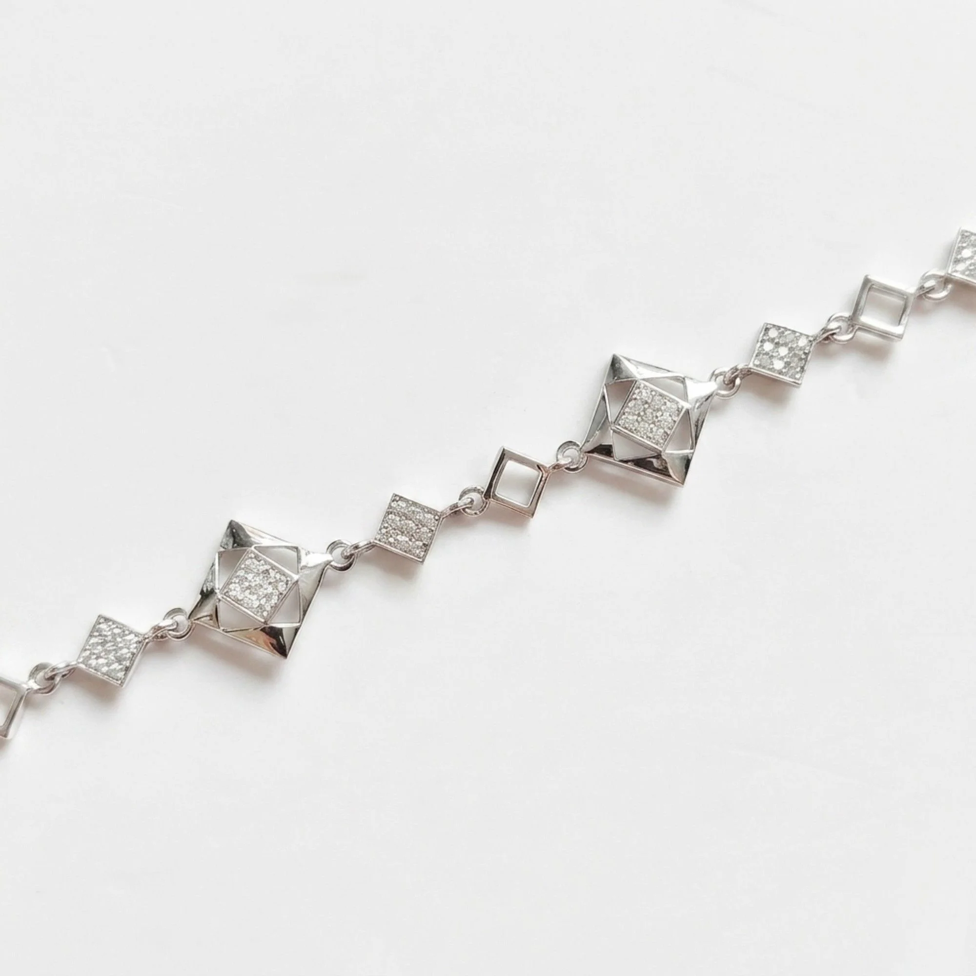 Silver Modern Pyramid Link Bracelet - Image 3