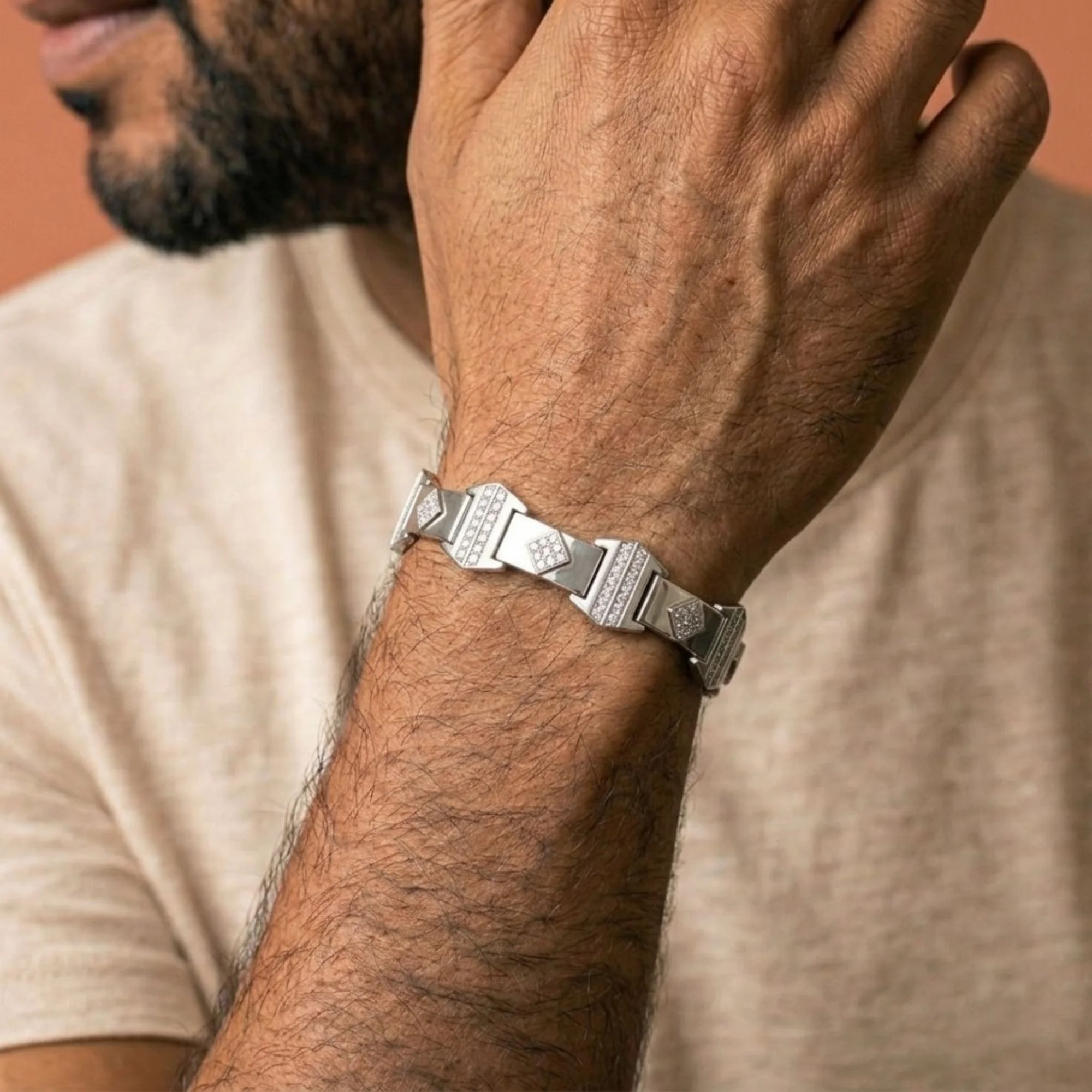 Silver Arrowhead Link Men's Bracelet - Image 2