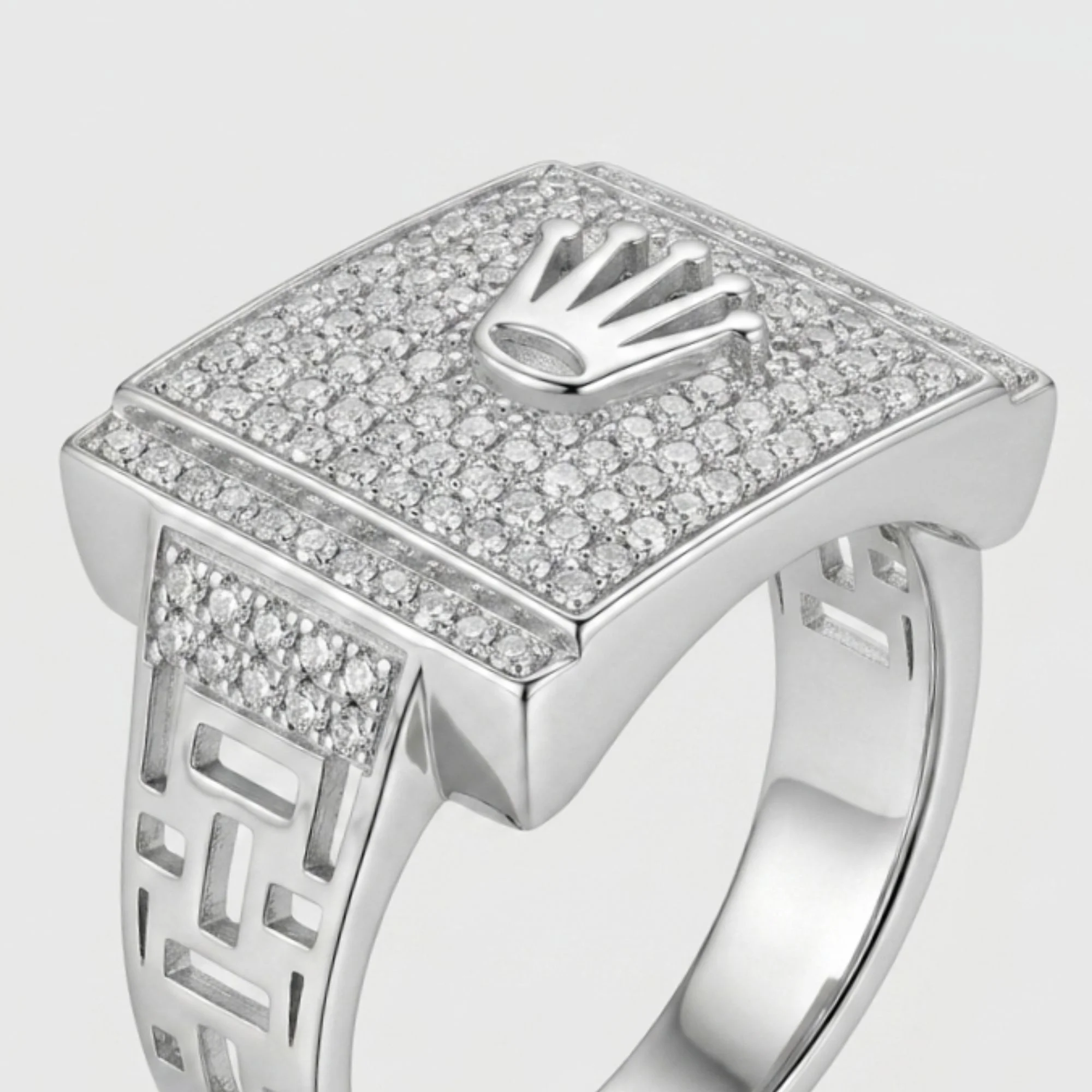 Silver Elite Crown-Motif Men's Ring - Image 3
