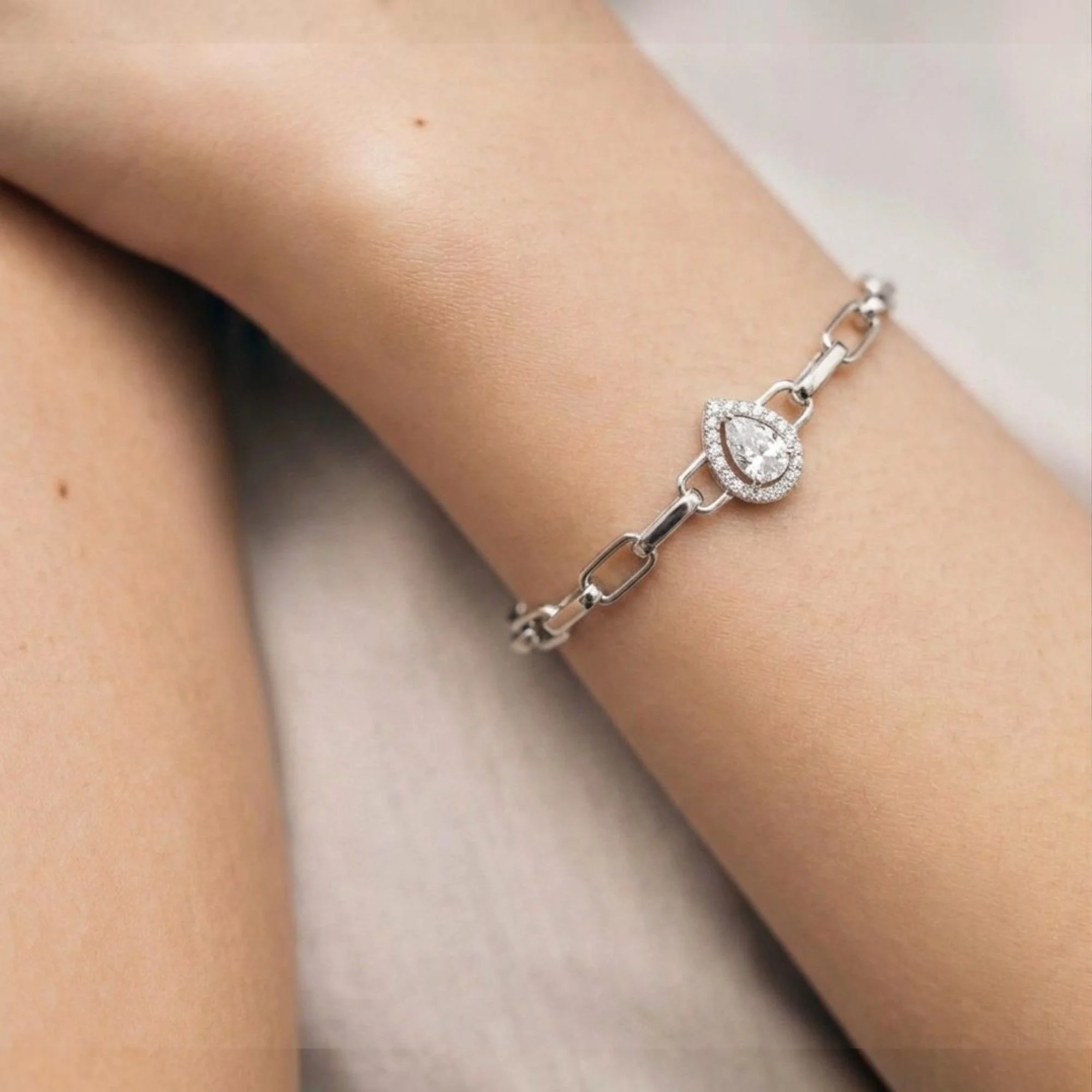 Silver Bold Teardrop Link Bracelet - Image 2